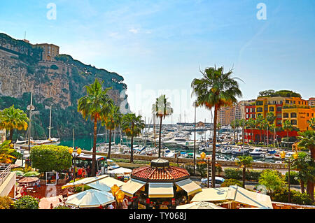 Fontvieille, Monaco - Giugno 13, 2014: yacht e imbarcazioni da diporto nel Porto di Fontvieille Foto Stock