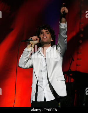 Il cantante Mika esegue in concerto al Wiltern Theatre di Los Angeles il 11 febbraio 2008. (UPI foto/David Silpa) Foto Stock