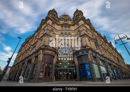 LEEDS, Regno Unito - 2 giugno 2019: Kirkgate Market, il più grande mercato coperto in Europa, Leeds, Regno Unito Foto Stock