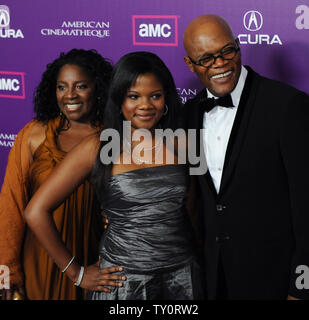 Attore e honoree Samuel L. Jackson arriva con sua moglie Latanya Richardson (L) e la loro figlia Zoe alla XXIII American Cinematheque Award gala di Beverly Hills, la California il 1 dicembre 2008. (UPI foto/Jim Ruymen) Foto Stock