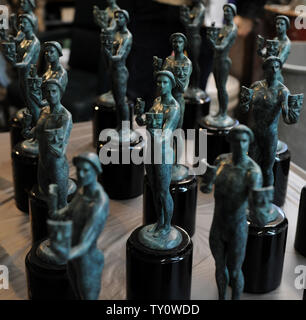 Finito di premio di cooperativa di attori di schermo le statuine sono visualizzate in American Fine Arts Fonderia di Burbank, in California, il 14 gennaio 2009. L'attore statuette saranno consegnati ai vincitori durante la quindicesima SAG Awards che si terrà il 25 gennaio a Los Angeles. (UPI foto/Jim Ruymen) Foto Stock