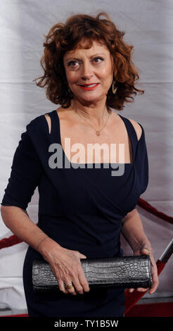 L'attrice Susan Sarandon, un membro del cast in motion picture fantasy giallo-thriller 'l'Incantevole ossa", arriva per la premiere del film in corrispondenza di Grauman's Theare cinese a Los Angeles il 7 dicembre 2009. UPI/Jim Ruymen Foto Stock