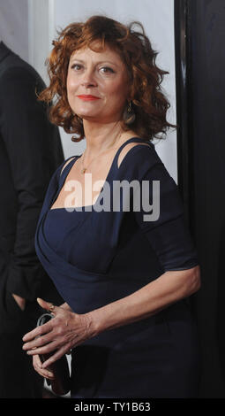 L'attrice Susan Sarandon, un membro del cast in motion picture fantasy giallo-thriller 'l'Incantevole ossa", arriva per la premiere del film in corrispondenza di Grauman's Theare cinese a Los Angeles il 7 dicembre 2009. UPI/Jim Ruymen Foto Stock