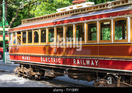 Laxey, Isola di Man, 15 giugno 2019. La Manx elettrica ferroviaria è un elettrico interurbano di collegamento tranviario Douglas, Laxey e Ramsey nell'Isola di Man Foto Stock