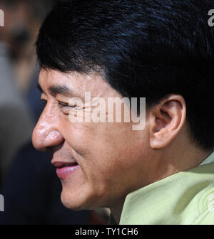 Attore Jackie Chan, un membro del cast in motion picture commedia "Spy Next Door', assiste la premiere del film al Grove a Los Angeles il 9 gennaio 2010. UPI/Jim Ruymen Foto Stock