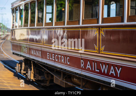 Laxey, Isola di Man, 15 giugno 2019. La Manx elettrica ferroviaria è un elettrico interurbano di collegamento tranviario Douglas, Laxey e Ramsey nell'Isola di Man Foto Stock