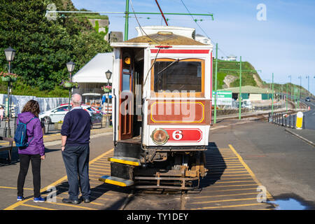 Laxey, Isola di Man, 15 giugno 2019. La Manx elettrica ferroviaria è un elettrico interurbano di collegamento tranviario Douglas, Laxey e Ramsey nell'Isola di Man Foto Stock