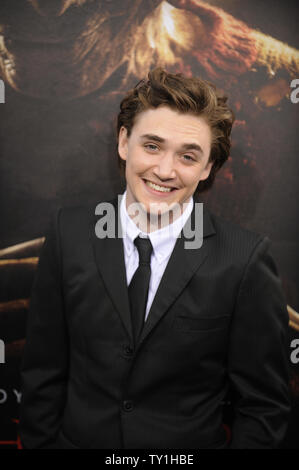 Membro del cast Kyle Gallner assiste la premiere del film "Un incubo su Elm Street' a Los Angeles il 27 aprile 2010. UPI Photo/ Phil McCarten Foto Stock