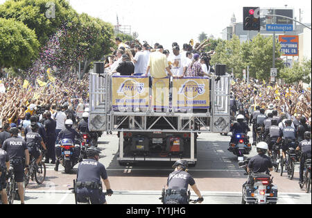 I Los Angeles Lakers celebrano il loro campionato NBA con una parata a Los Angeles il 21 giugno 2010. I Lakers Celtics sconfitti per vincere il campionato . UPI foto/Lori Shepler Foto Stock