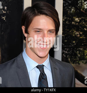 Membro del cast Shane Harper assiste la premiere del film drammatico commedia romantica 'Capovolto', al Arclight Glossari Affini Cupola della sezione di Hollywood di Los Angeles il 26 luglio 2010. UPI/Jim Ruymen Foto Stock