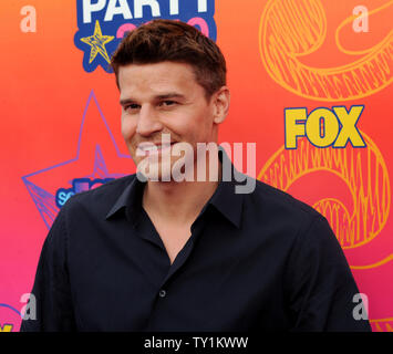 David Boreanaz, un membro del cast nella serie di dramma "Ossa", arriva al FOX All-Star partito, in Santa Monica, California il 2 agosto 2010. UPI/Jim Ruymen Foto Stock