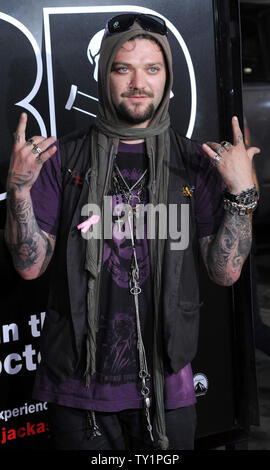 Membro del cast Bam Margera assiste la premiere del motion picture commedia d'azione documentario "Jackass 3D' a Grauman's Chinese Theater nella sezione di Hollywood di Los Angeles il 13 ottobre 2010. UPI/Jim Ruymen Foto Stock