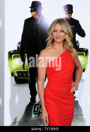 Cameron Diaz, un membro del cast in motion picture giallo-thriller 'Il Hornet verde', assiste la premiere del film in corrispondenza di Grauman's Chinese Theater nella sezione di Hollywood di Los Angeles il 10 gennaio 2011. UPI/Jim Ruymen Foto Stock