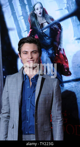 Shiloh Fernandez, un membro del cast in motion picture fantasy thriller 'Red Riding Hood", assiste la premiere del film in corrispondenza di Grauman's Chinese Theater nella sezione di Hollywood di Los Angeles il 7 marzo 2011. UPI/Jim Ruymen Foto Stock