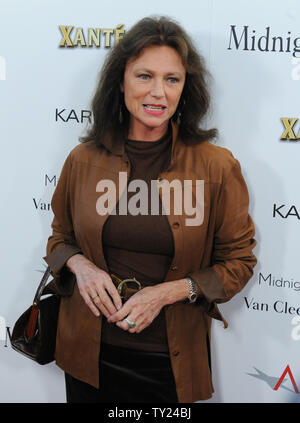 L'attrice Jacqueline Bisset assiste la premiere del motion picture commedia romantica 'Midnight a Parigi', alla Academy of Motion Picture Arts & Sciences di Beverly Hills, la California il 18 maggio 2011. UPI/Jim Ruymen Foto Stock