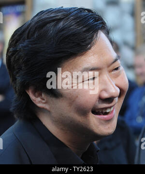 Membro del cast Ken Jeong arriva alla premiere di Motion Picture commedia romantica "Zookeeper', a Los Angeles il 6 luglio 2011. UPI/Jim Ruymen Foto Stock