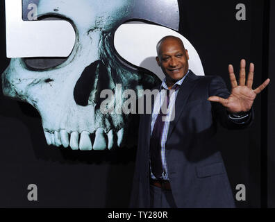 Tony Todd, un membro del cast in motion picture thriller " destinazione finale 5', assiste la premiere del film in corrispondenza di Grauman's Chinese Theater, nella sezione di Hollywood di Los Angeles il 10 agosto 2011. UPI/Jim Ruymen Foto Stock