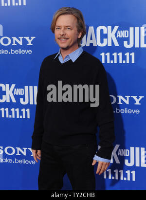 David Spade, un membro del cast in motion picture commedia "Jack e Jill' assiste la premiere del film al Regency Village Theater di Westwood sezione di Los Angeles il 6 novembre 2011. UPU/Jim Ruymen Foto Stock