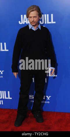 David Spade, un membro del cast in motion picture commedia "Jack e Jill' assiste la premiere del film al Regency Village Theater di Westwood sezione di Los Angeles il 6 novembre 2011. UPU/Jim Ruymen Foto Stock