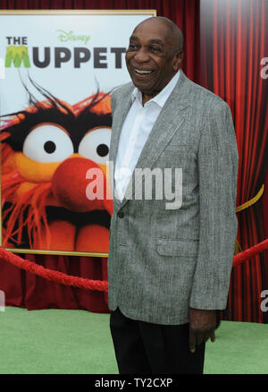 Bill Cobbs, che fa un'apparizione cameo nel film commedia musicale "i Muppets', assiste la premiere del film al El Capitan theater, nella sezione di Hollywood di Los Angeles il 12 novembre 2011. UPI/Jim Ruymen Foto Stock