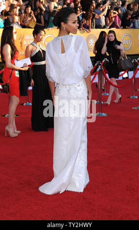 L'attrice Zoe Saldana arriva alla diciottesima edizione Screen Actors Guild Awards a Los Angeles il 29 gennaio 2012. UPI/Jim Ruymen Foto Stock