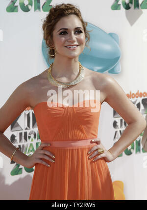 L'attrice Alyson Stoner arriva per Nickelodeon's Kids Choice Awards in corrispondenza della USC Galen Center di Los Angeles il 31 marzo 2012. UPI/Jonathan Alcorn Foto Stock