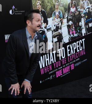 Thomas Lennon, un membro del cast in motion picture commedia romantica 'Cosa aspettarsi quando stai aspettando', assiste la premiere del film in corrispondenza di Grauman's Chinese Theater nella sezione di Hollywood di Los Angeles il 14 maggio 2012. UPI/Jim Ruymen Foto Stock