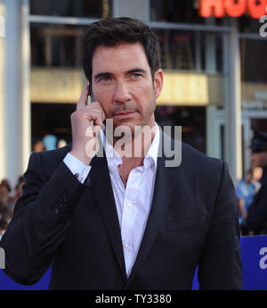 Dylan McDermott, un membro del cast in motion picture commedia "campagna", assiste la premiere del film in corrispondenza di Grauman's Chinese Theater nella sezione di Hollywood di Los Angeles il 2 agosto 2012. UPI/Jim Ruymen Foto Stock