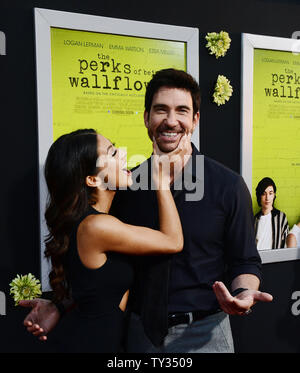 Dylan McDermott, un membro del cast in motion picture il dramma romantico " i vantaggi di essere un violaciocca', assiste la premiere del film con la sua fidanzata Shasi pozzetti al Arclight Glossari Affini cupola in Los Angeles il 10 settembre 2012. UPI/Jim Ruymen Foto Stock