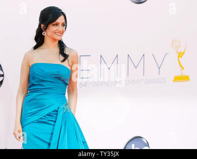 L'attrice Archie Panjabi arriva per il 64esimo Primetime Emmy presso il Nokia Theatre di Los Angeles il 23 settembre 2012. UPI/Danny Moloshok Foto Stock