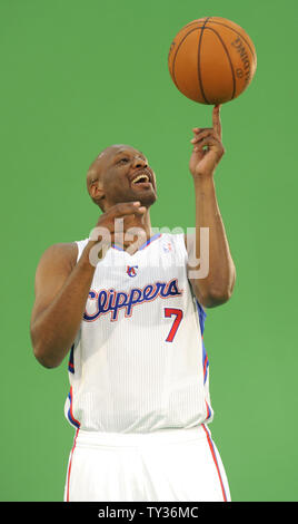 Los Angeles Clippers' Lamar Odom pone per le foto a La Clippers Media Day a Los Angeles il 28 settembre 2012. UPI/Lori Shepler Foto Stock