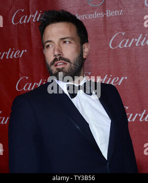 Attore Ben Affleck arriva alla ventiquattresima edizione Palm Springs International Film Festival Awards Gala a Palm Springs Convention Center di Palm Springs, California il 5 gennaio 2013. UPI/Jim Ruymen Foto Stock