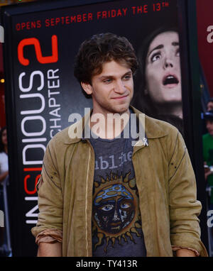 Attore americano Keegan Allen assiste la premiere del film horror thriller 'insidioso: Capitolo 2' all'Universal CityWalk in città universale il 10 settembre 2013. La haunted famiglia Lambert cerca di scoprire il misterioso segreto di infanzia che ha lasciato loro pericolosamente collegati al mondo dello spirito. UPI/Jim Ruymen Foto Stock