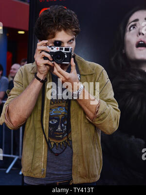 Attore americano Keegan Allen assiste la premiere del film horror thriller 'insidioso: Capitolo 2' all'Universal CityWalk in città universale il 10 settembre 2013. La haunted famiglia Lambert cerca di scoprire il misterioso segreto di infanzia che ha lasciato loro pericolosamente collegati al mondo dello spirito. UPI/Jim Ruymen Foto Stock