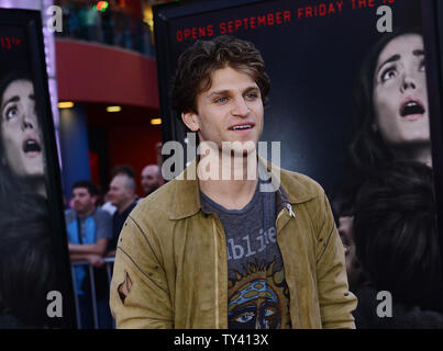 Attore americano Keegan Allen assiste la premiere del film horror thriller 'insidioso: Capitolo 2' all'Universal CityWalk in città universale il 10 settembre 2013. La haunted famiglia Lambert cerca di scoprire il misterioso segreto di infanzia che ha lasciato loro pericolosamente collegati al mondo dello spirito. UPI/Jim Ruymen Foto Stock