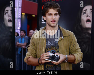 Attore americano Keegan Allen assiste la premiere del film horror thriller 'insidioso: Capitolo 2' all'Universal CityWalk in città universale il 10 settembre 2013. La haunted famiglia Lambert cerca di scoprire il misterioso segreto di infanzia che ha lasciato loro pericolosamente collegati al mondo dello spirito. UPI/Jim Ruymen Foto Stock