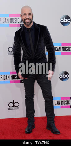 Artista di registrazione Chris Daughtry arriva per la quarantunesima edizione annuale degli American Music Awards che si è tenuto presso il Nokia Theatre di Los Angeles Vive a Los Angeles il 24 novembre 2013. UPI/Fil McCarten Foto Stock