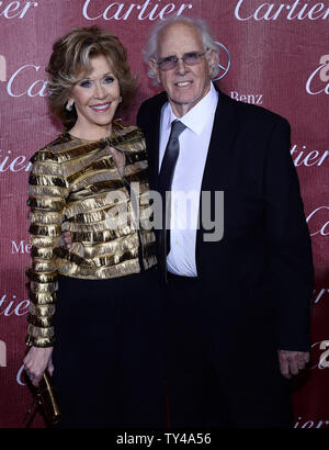 Attori Jane Fonda e Bruce Dern frequentare la venticinquesima edizione del Palm Springs International Film Festival Awards Gala a Palm Springs Convention Center di Palm Springs, California il 4 gennaio 2014. UPI/Jim Ruymen Foto Stock