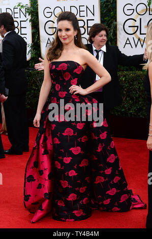 Golden Globes co-host Tina Fey arriva per la settantunesima Annuale di Golden Globe Awards presso il Beverly Hilton Hotel di Beverly Hills, la California il 12 gennaio 2014. UPI/Jim Ruymen Foto Stock