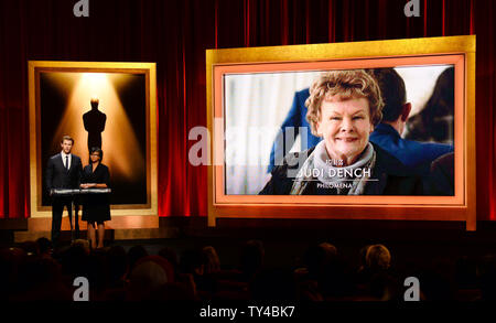 I nominati per l'Oscar per la migliore attrice compresi Judi Dench per 'Filomena' sono annunciate da attore Chris Hemsworth (L) e l'Accademia delle Arti e delle scienze cinematografiche Presidente Cheryl Boone Isaacs al Samuel Goldwyn Theater di Beverly Hills, la California il 16 gennaio 2014. La 86annuale di Academy Awards si svolgerà il 2 marzo. UPI/Jim Ruymen Foto Stock