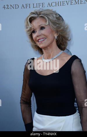 Honoree Jane Fonda assiste l'American Film Institute Life Achievement Award gala presso il Teatro Dolby nella sezione di Hollywood di Los Angeles il 5 giugno 2014. La Fonda è stato onorato con AFI's 42nd Life Achievement Award durante un tributo a cui hanno partecipato un ondata di celebrità come Michael Douglas, Catherine Zita-Jones, Sally Field e Eva Longoria. UPI/Jim Ruymen Foto Stock