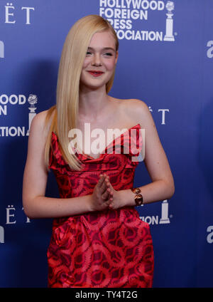 L'attrice Elle Fanning assiste la Hollywood Foreign Press Association (HFPA) concede banchetto presso il Beverly Hilton Hotel di Beverly Hills, la California il 14 agosto 2014. La HFPA sovvenzioni del banchetto presente USD $ 1,9 milioni di dollari in borse di studio per i non-profit entertainment relative organizzazioni e programmi di borse di studio. UPI/Jim Ruymen Foto Stock