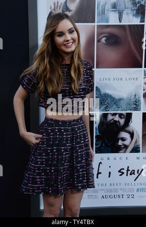 Membro del cast Liana Liberato assiste la premiere del motion picture drama " se stare' a TCL teatro cinese nella sezione di Hollywood di Los Angeles il 20 agosto 2014. Trama: la vita cambia in un istante per giovani Mia Hall dopo un incidente automobilistico mette la sua in un coma. Durante un'esperienza fuori dal corpo, ella deve decidere se wake up e vivere una vita molto diverso da quello che aveva immaginato. UPI/Jim Ruymen Foto Stock