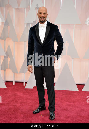 Arriva comune sul tappeto rosso al 87th Academy Awards a Hollywood & Highland Center di Los Angeles il 22 febbraio 2015. Foto di Kevin Dietsch/UPI Foto Stock