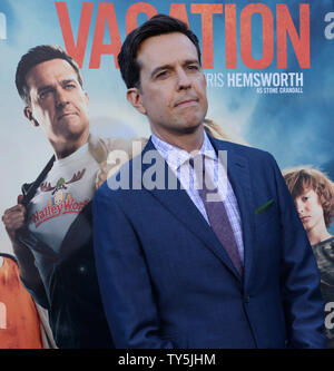 Membro del cast ed Helms assiste la premiere del motion picture commedia "Vacanza' al Regency Village Theater di Westwood sezione di Los Angeles il 27 luglio 2015. Storyline sperando di portare la sua famiglia di avvicinamento e di ricreare la sua infanzia vacanza per i suoi propri figli, un cresciuti Rusty Griswold prende la sua moglie e i loro due figli su un cross-country road trip al più cool del parco a tema in America, Walley World. Inutile dire che le cose non vanno molto come previsto. Foto di Jim Ruymen/UPI Foto Stock