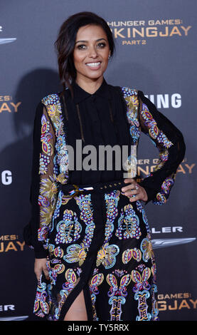 Membro del cast Meta Golding assiste la premiere di sci-fi di motion picture "la fame di giochi: Mockingjay - Parte 2 " a Microsoft Theatre di Los Angeles il 16 novembre 2015. Trama: come la guerra del Panem intensifica la distruzione di altri distretti dal Campidoglio, Katniss Everdeen, il riluttante leader della ribellione, deve mettere insieme un esercito contro il Presidente Snow, mentre tutto ciò che essa detiene cari è in bilico. Foto di Jim Ruymen/UPI Foto Stock