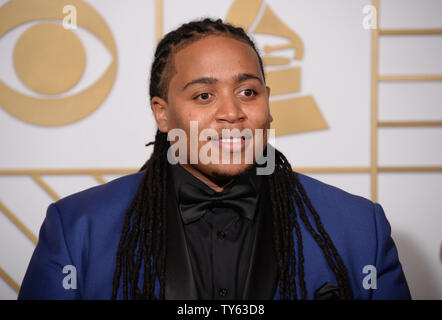 Grammy Nominee Jamison Ross sembra backstage durante la 58th Annual Grammy Awards tenutosi presso Staples Center a Los Angeles il 15 febbraio 2016. Foto di Phil McCarten/UPI Foto Stock