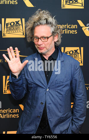 Direttore Dexter Fletcher frequenta il ventesimo secolo Fox Academy Awards dopo essere partito all'Hollywood Athletic Club a Los Angeles il 28 febbraio 2016. Foto di Michael Owen Baker/UPI Foto Stock