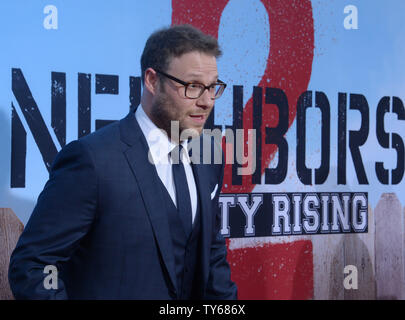 Writer/produttore/attore Seth Rogen assiste la premiere del motion picture comedy 'Vicini 2: Sorority salendo al Regency Village Theater di Westwood sezione di Los Angeles il 16 maggio 2016. Trama: dopo una sorority si sposta in avanti porta, che è anche più debaucherous rispetto alla fraternità prima di esso, Mac e Kelly hanno per chiedere aiuto dai loro ex nemico, Teddy. Foto di Jim Ruymen/UPI Foto Stock