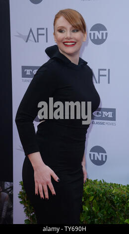 L'attrice Bryce Dallas Howard assiste American Film Institute's 44th Life Achievement Award gala tributo al compositore John Williams presso il Teatro Dolby nella sezione di Hollywood di Los Angeles il 9 giugno 2016. Più di sei decenni in Hollywood, Williams ha scritto alcune delle più memorabili della musica nella storia di film. Il suo 100-plus caratteristiche hanno guadagnato 50 nomination all Oscar (facendo di lui il più-nominato persona viva), vincendo cinque volte. Williams ha ricevuto anche 22 Grammy, sette BAFTAs, cinque Emmy, quattro Golden Globes, un centro Kennedy l onore e la National Medal of Arts. E poi ci sono tutti i t Foto Stock